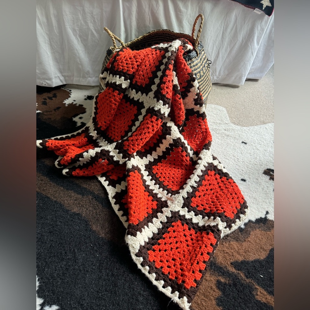 Vintage 1970s hand knit afghan throw blanket